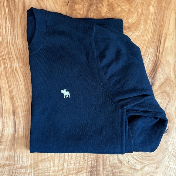 Men’s Abercrombie & Fitch medium Navy sweater - Picture 7 of 7